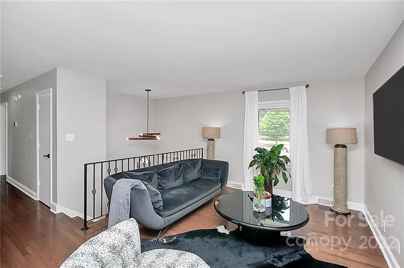 Property image 3 at 3052 Brookridge Lane, Charlotte, NC 28211