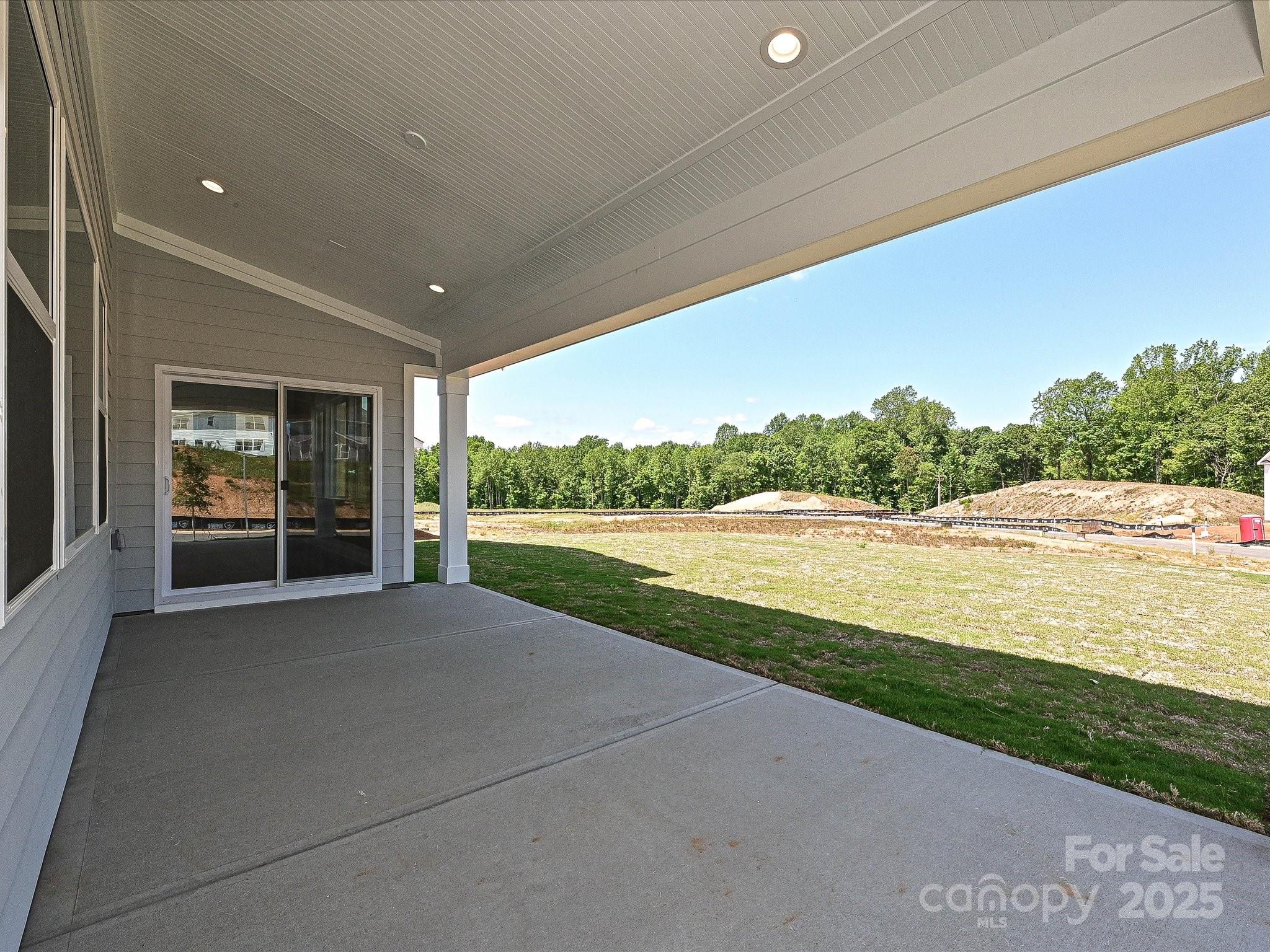 Property image 3 of 2204 Camber Drive in Camber Woods, Gastonia, NC 28054