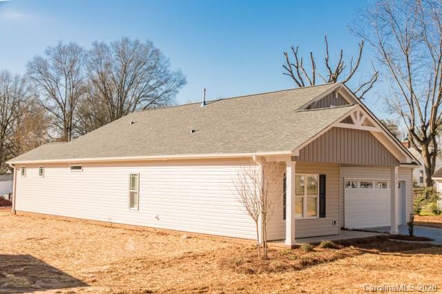 Property image 4 of 661 Peacehaven Road in Brookdale, Kannapolis, NC 28083