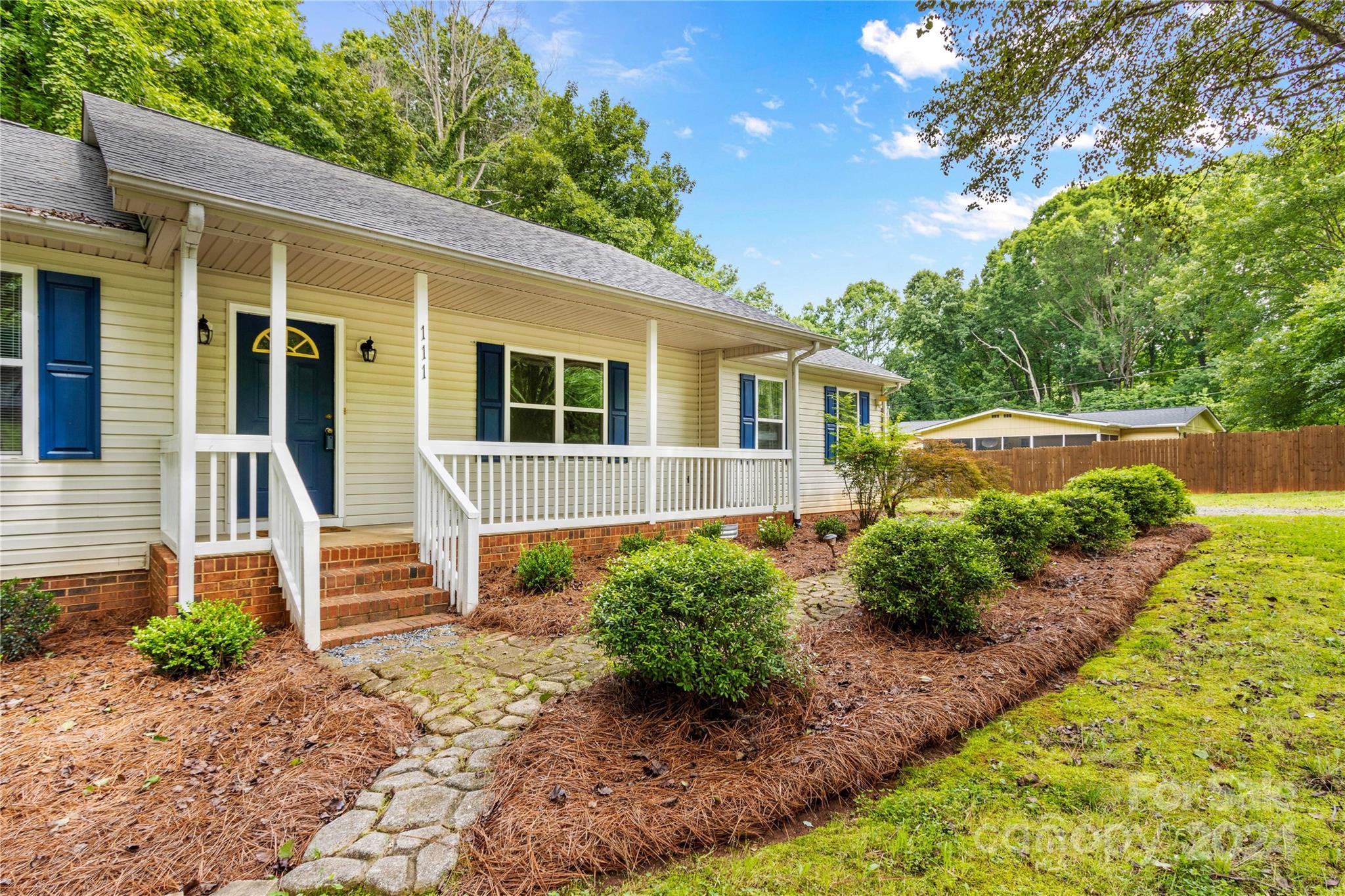 Property image 2 of 111 Seagrove Lane in Holiday Harbor, Mooresville, NC 28117