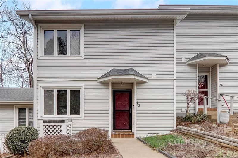 12 Hollybrook Drive