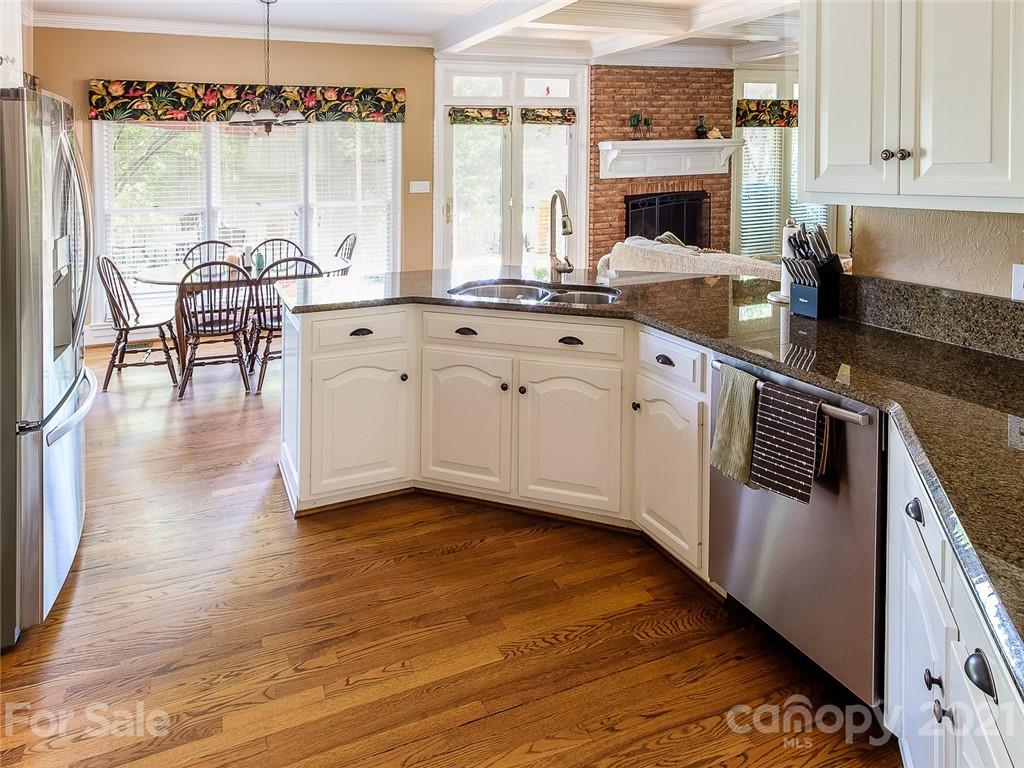 Property image 5 of 2927 Berwick Lane in Glenmoor, Gastonia, NC 28054