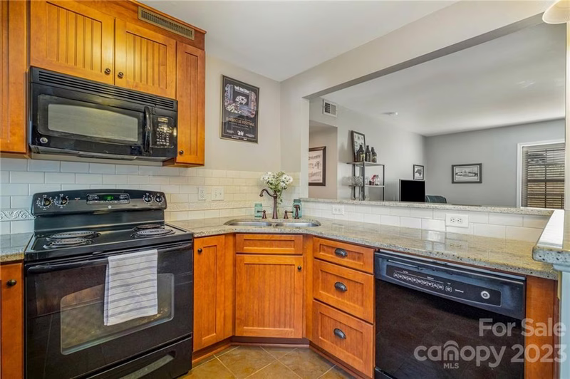 Property image 5 at 4915 Park Road, Charlotte, NC 28209