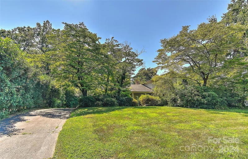 845 Greentree Drive