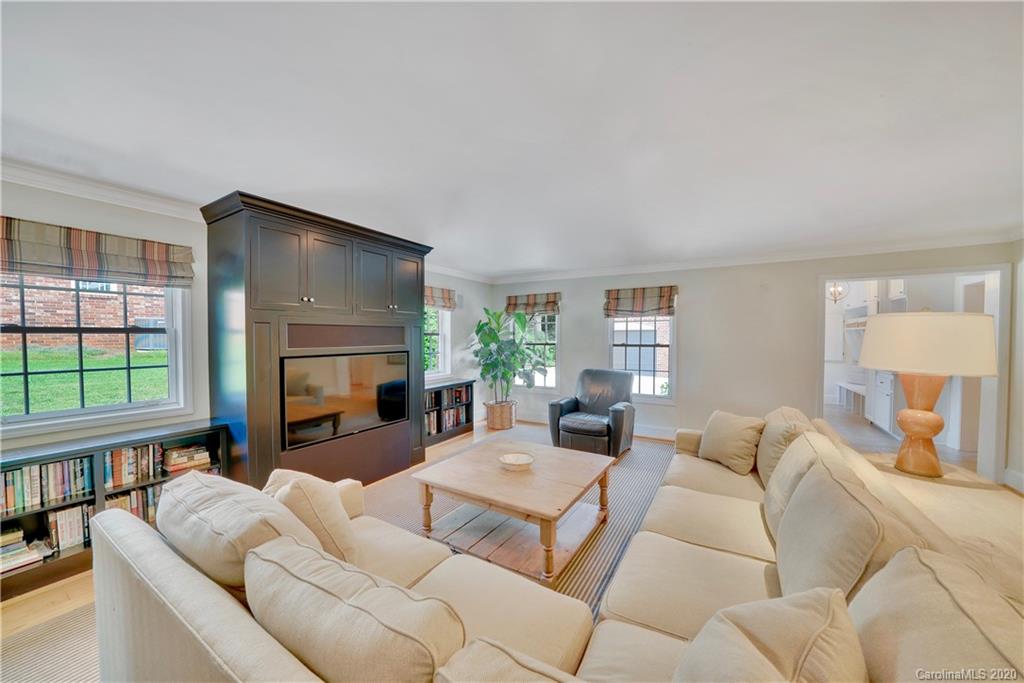 Property image 5 of 3900 Larkston Drive in Kingswood, Charlotte, NC 28226