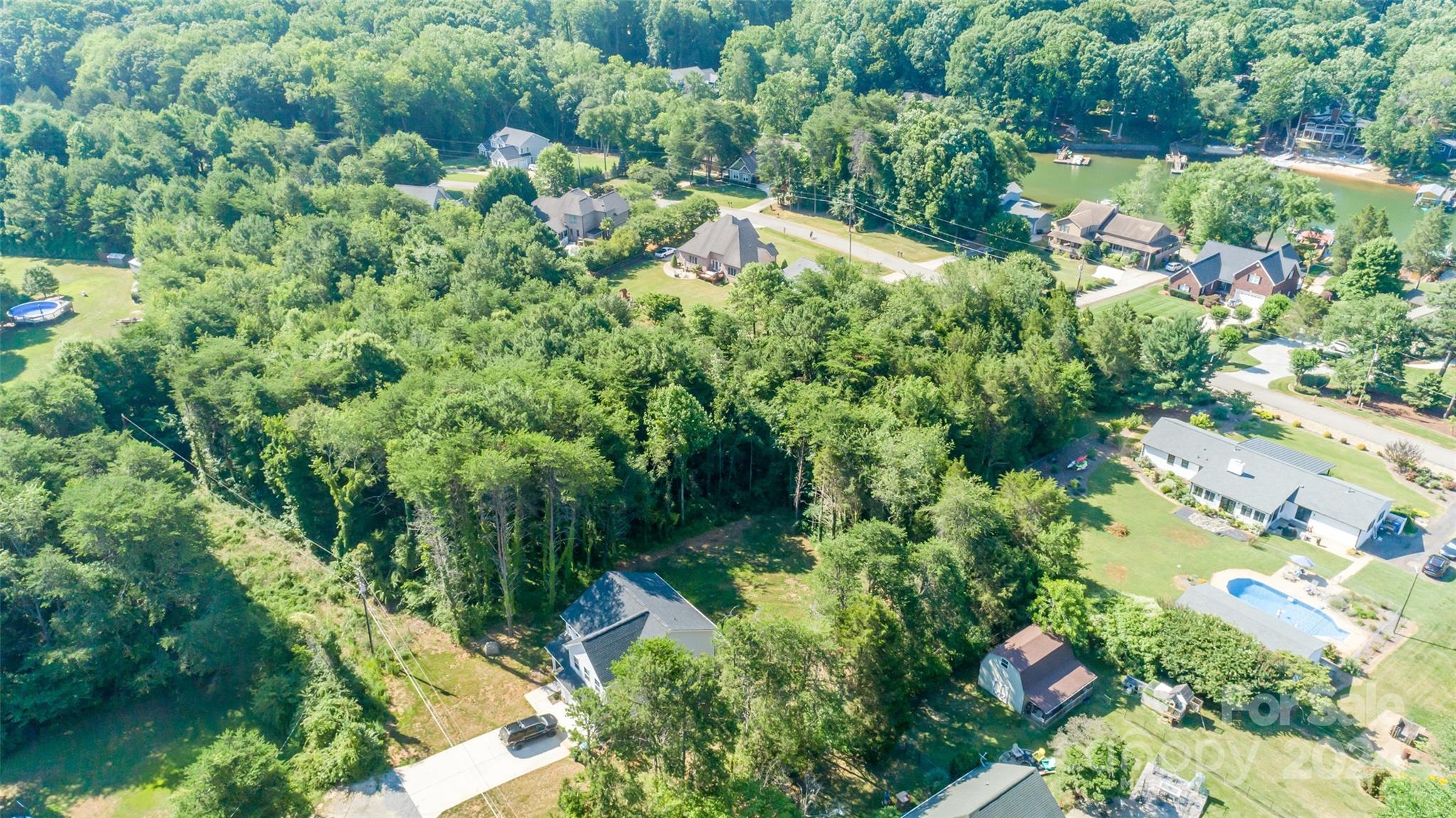 Property image 3 of 138 Continental Drive in Bonanza Park, Mooresville, NC 28117