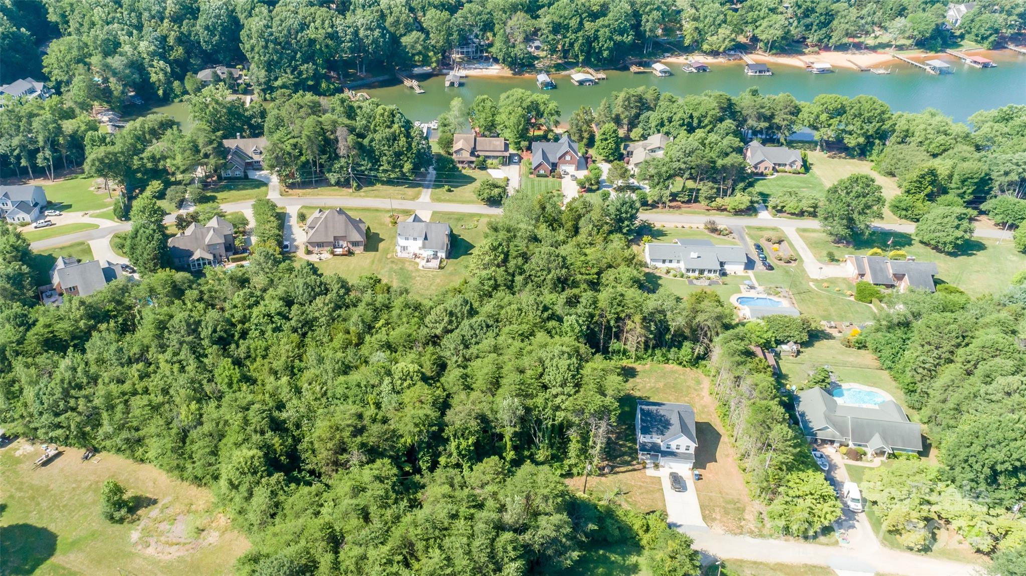 Property image 4 of 138 Continental Drive in Bonanza Park, Mooresville, NC 28117