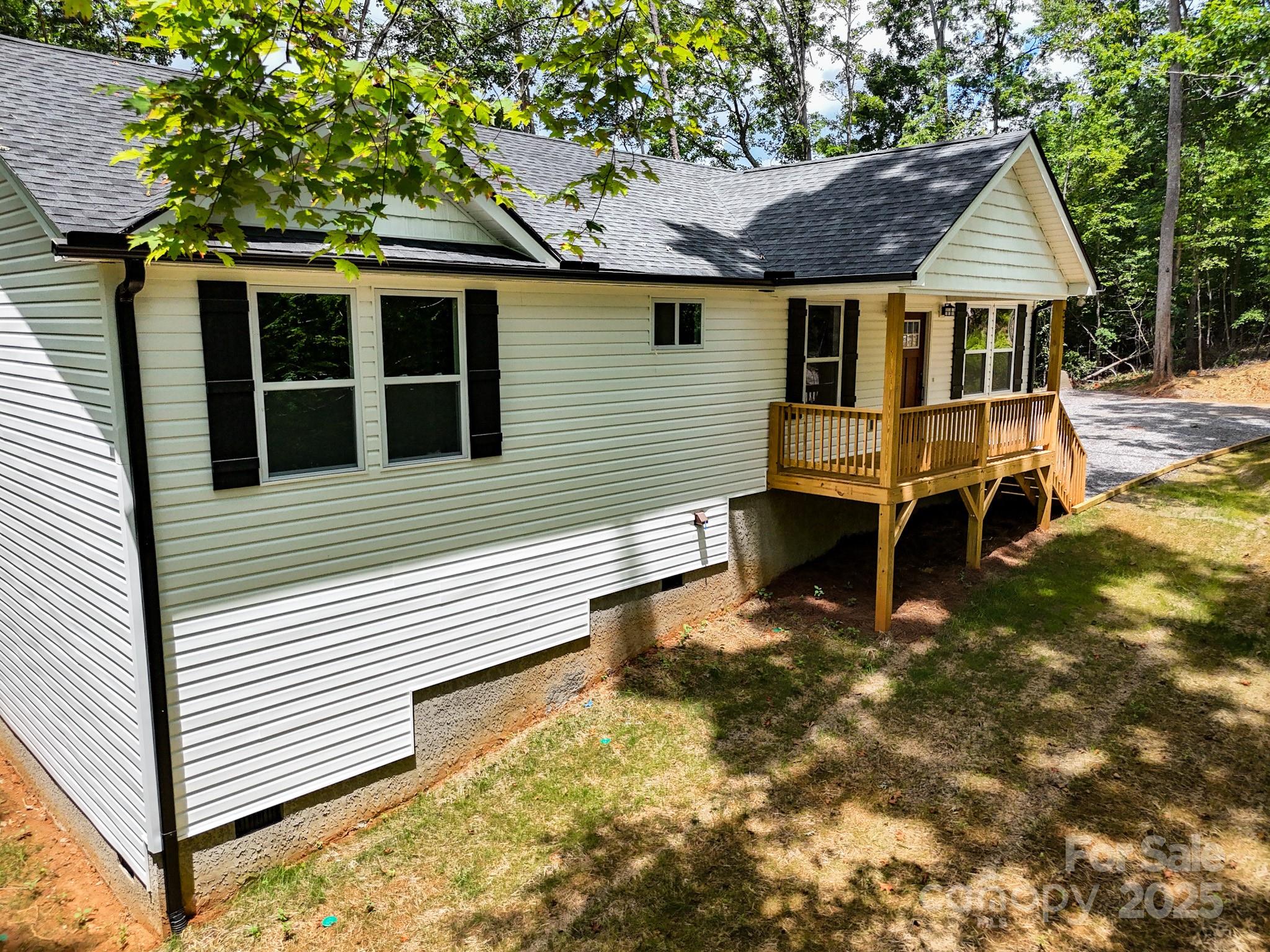 Property image 4 of 331 Haven Ridge Lane in Haven Heights, Marion, NC 28752