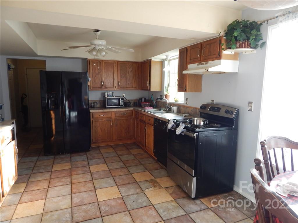 Property image 4 of 9027 Touchstone Lane in Birnam Woods, Charlotte, NC 28227
