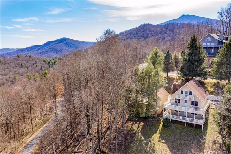 3 Crestwood Drive