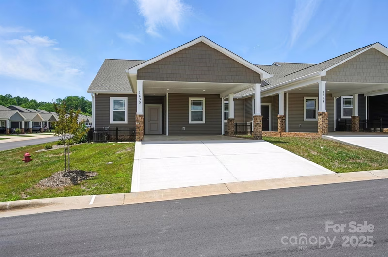 Sweetwater, Hickory Community
