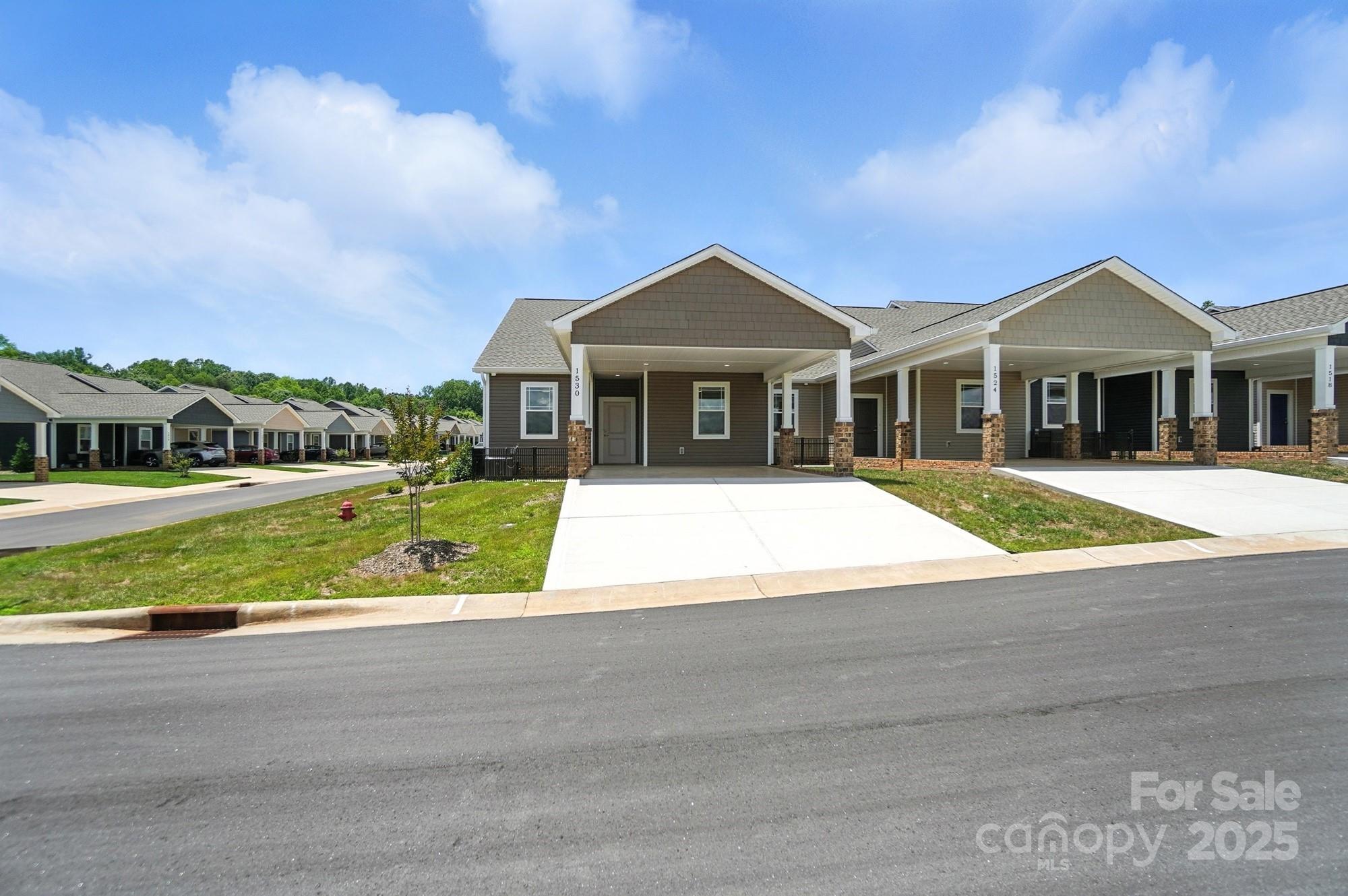 Property image 2 of 1530 29th Street in Sweetwater, Hickory, NC 28602