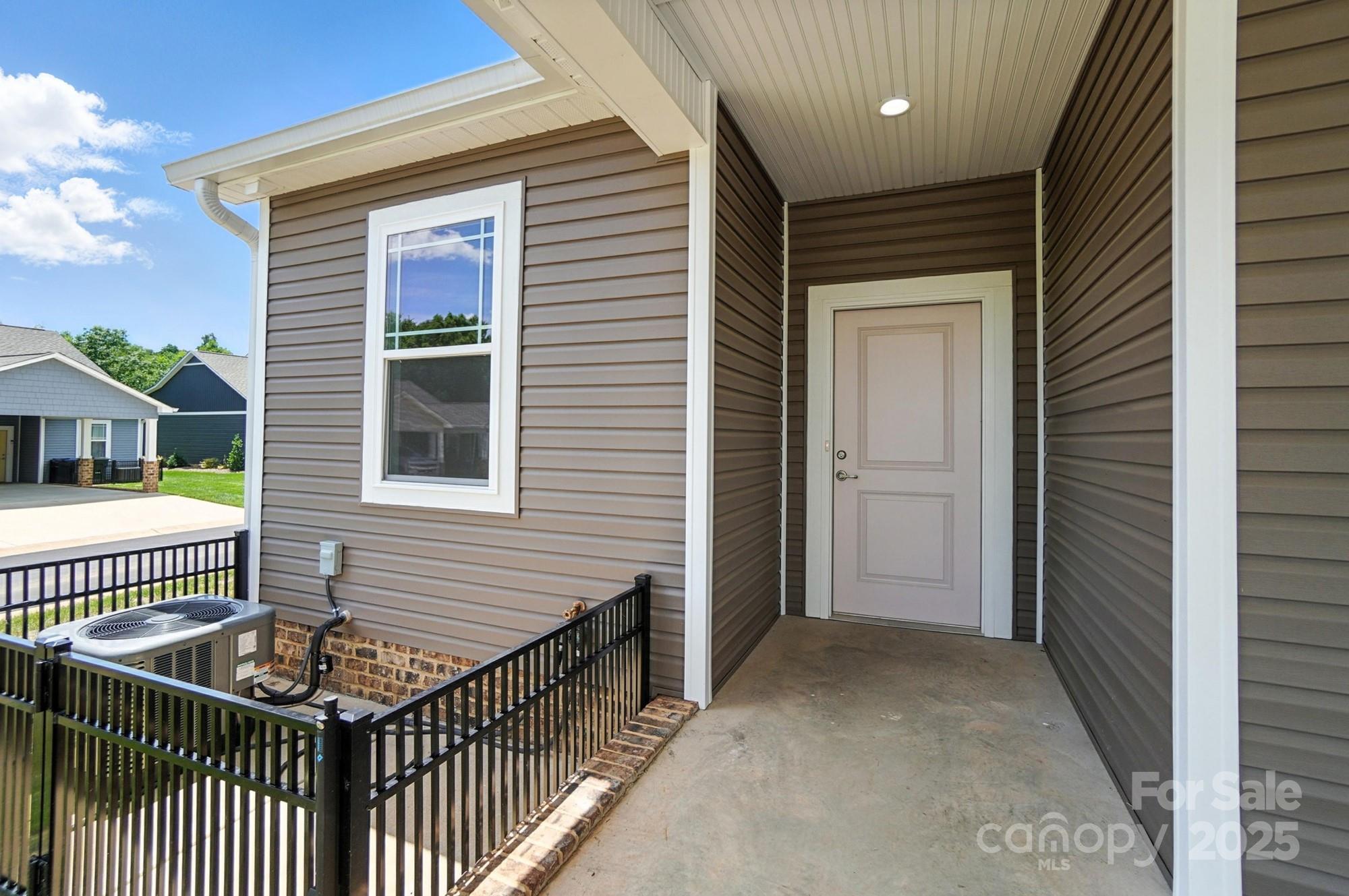 Property image 4 of 1530 29th Street in Sweetwater, Hickory, NC 28602