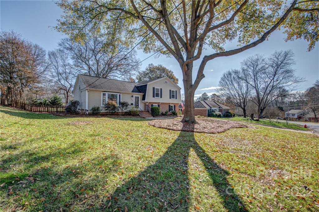 Property image 4 of 1434 Georgetowne Drive in Kingswood, Gastonia, NC 28054