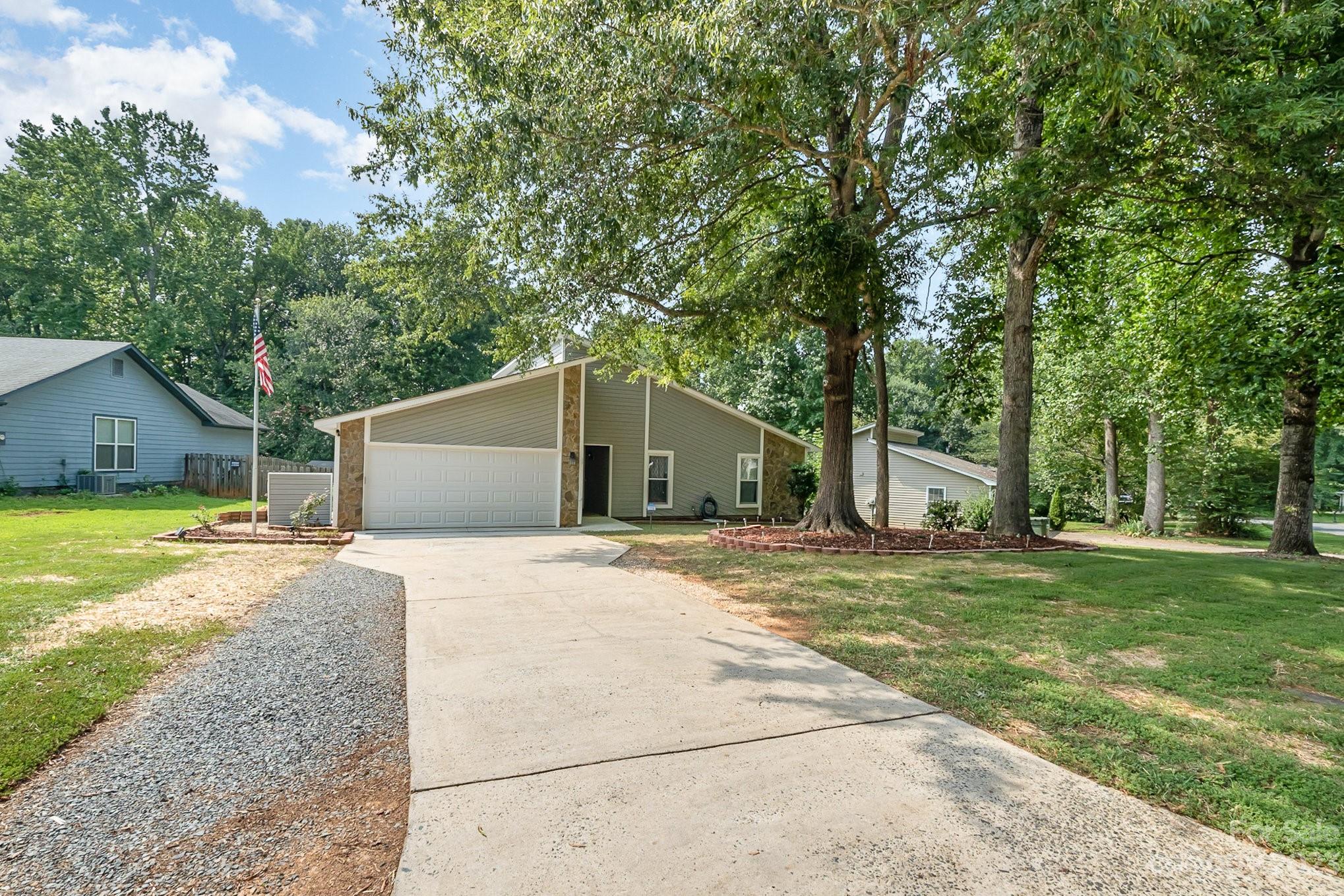 Property image 3 of 10311 Topeka Drive in Lawyers Station, Mint Hill, NC 28227