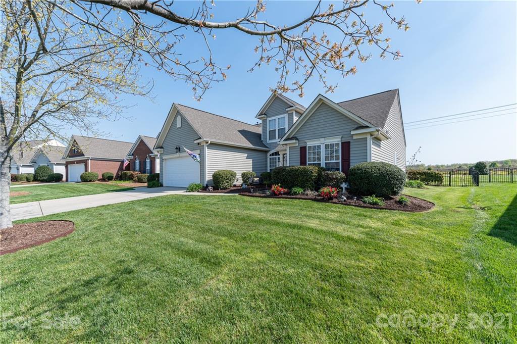Property image 3 of 215 Pine Lake Drive in Villas Of Sun Valley, Monroe, NC 28110