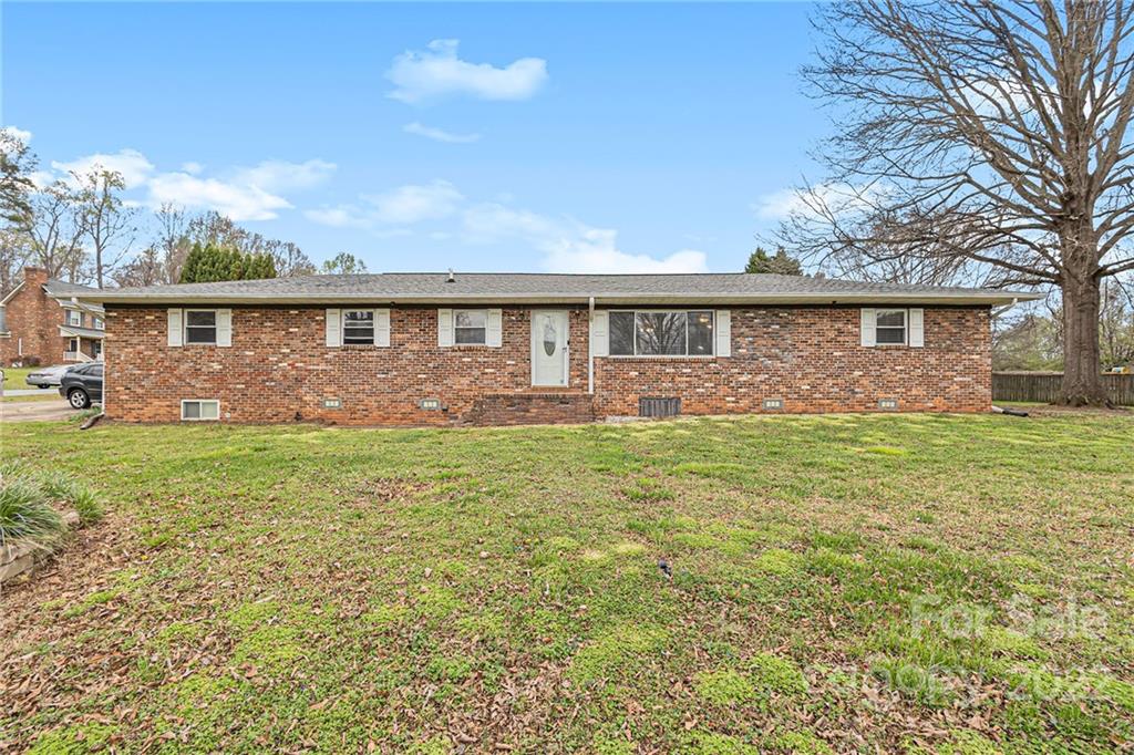 Property image 2 of 106 Keltic Meadows Drive in Keltic Meadows, Gastonia, NC 28056