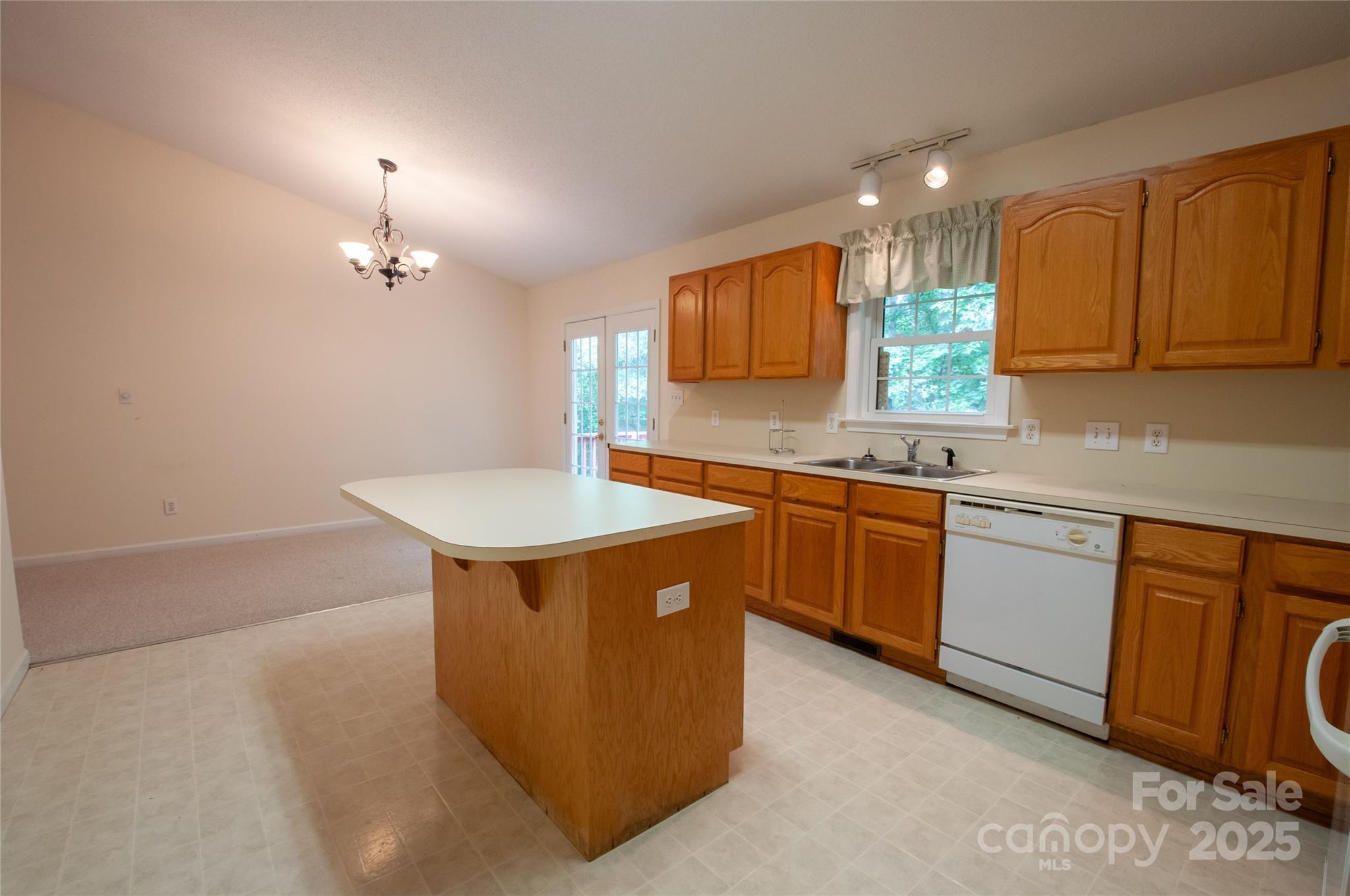 Property image 4 of 114 N Lynn Hollow Drive in Three Oaks, Statesville, NC 28677