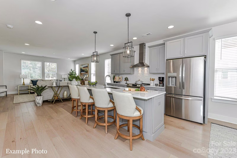 Property image 3 at 330 E Cama Street, Charlotte, NC 28217