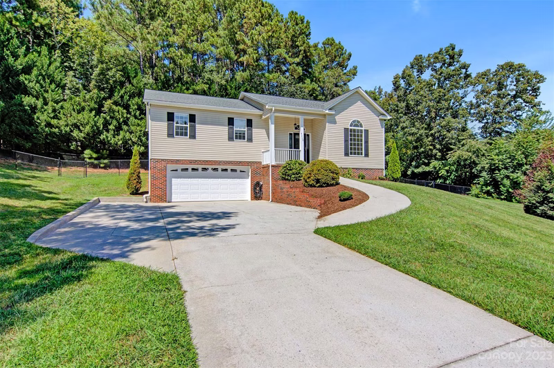 6116 Cove View Court
