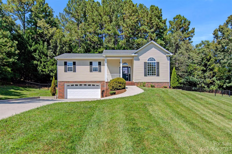 Property image 2 at 6116 Cove View Court, Granite Falls, NC 28630