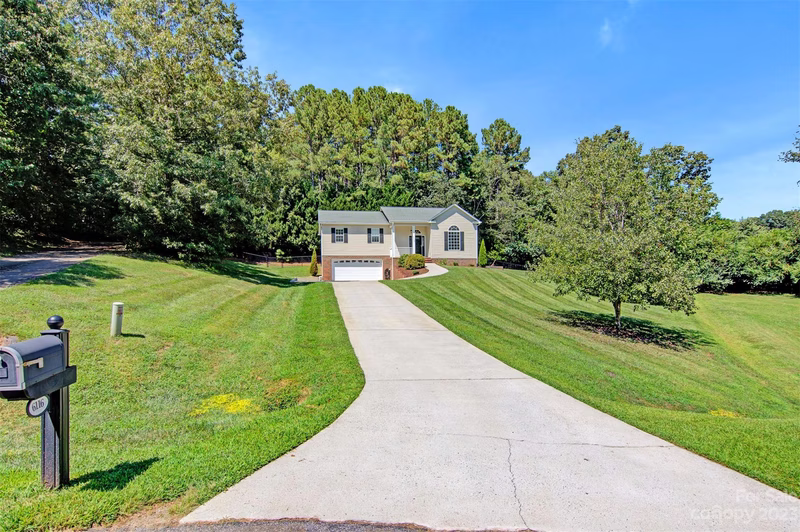 Property image 4 at 6116 Cove View Court, Granite Falls, NC 28630