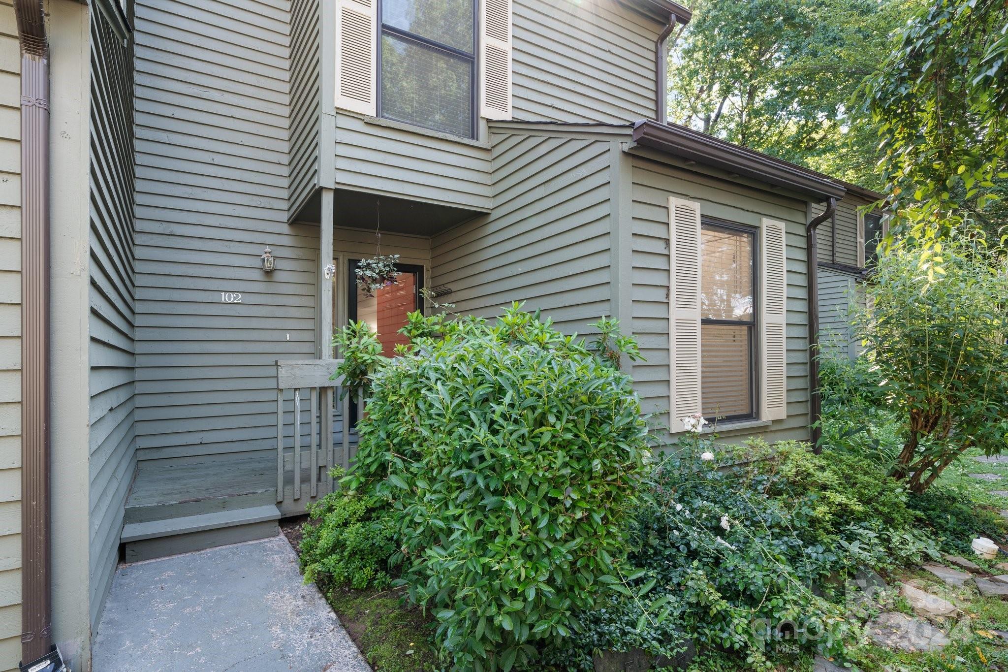 Property image 2 of 4340 North Center Street in Timberwood, Hickory, NC 28601