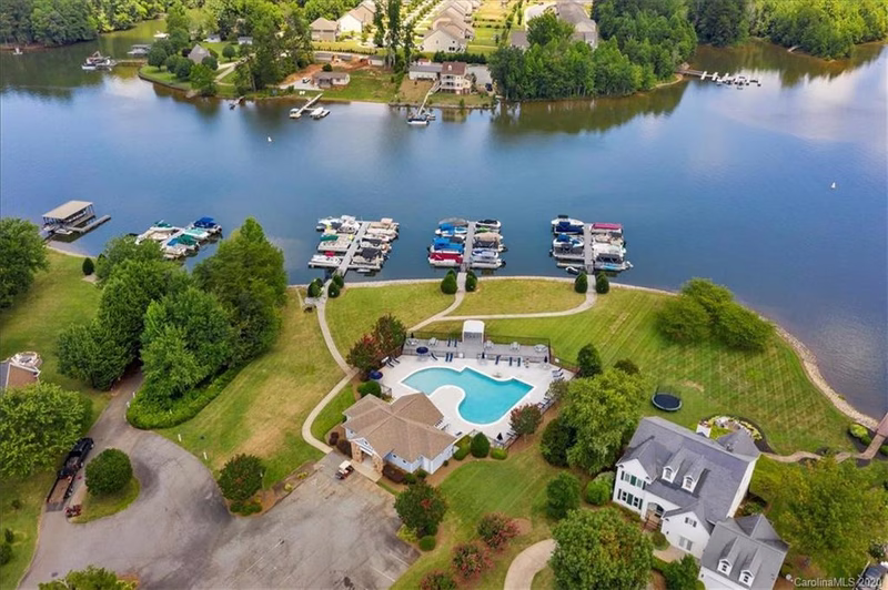 Property image 2 at 114 Jousters Court, Mooresville, NC 28117