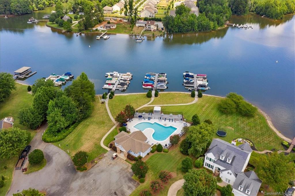 Property image 2 of 114 Jousters Court in Morrison Cove, Mooresville, NC 28117