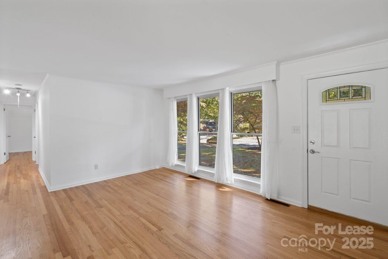 Property image 4 of 5012 Furman Place in Madison Park, Charlotte, NC 28210