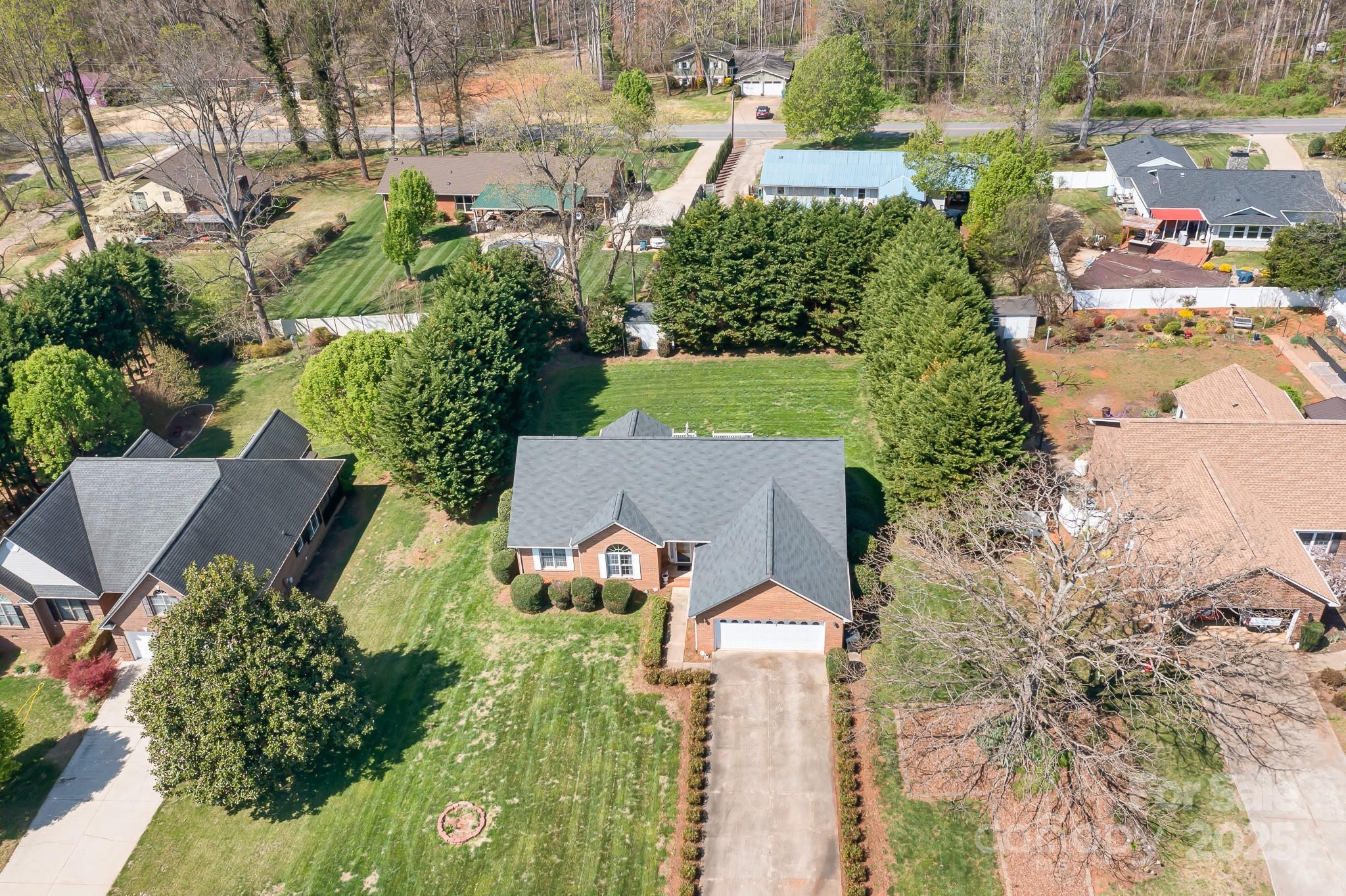 Property image 2 of 1077 Merrywood Drive in Walnut Creek, Newton, NC 28658