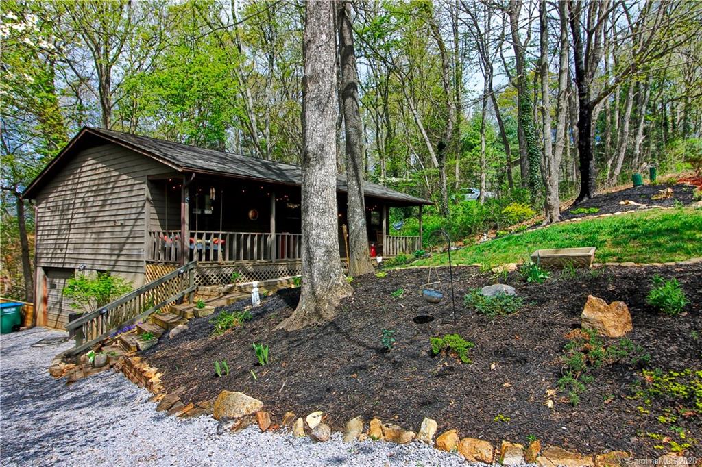 Property image 3 of 54 Mountain Site Lane in Sunset Ridge, Asheville, NC 28803