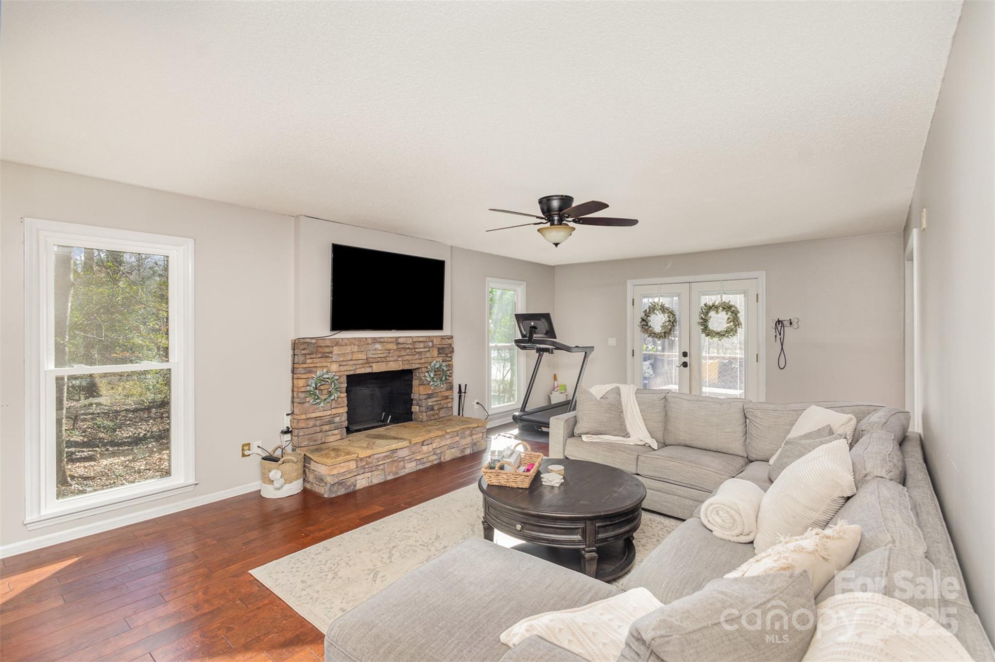 Property image 3 of 2817 Desmond Place in Spring Valley, Charlotte, NC 28210