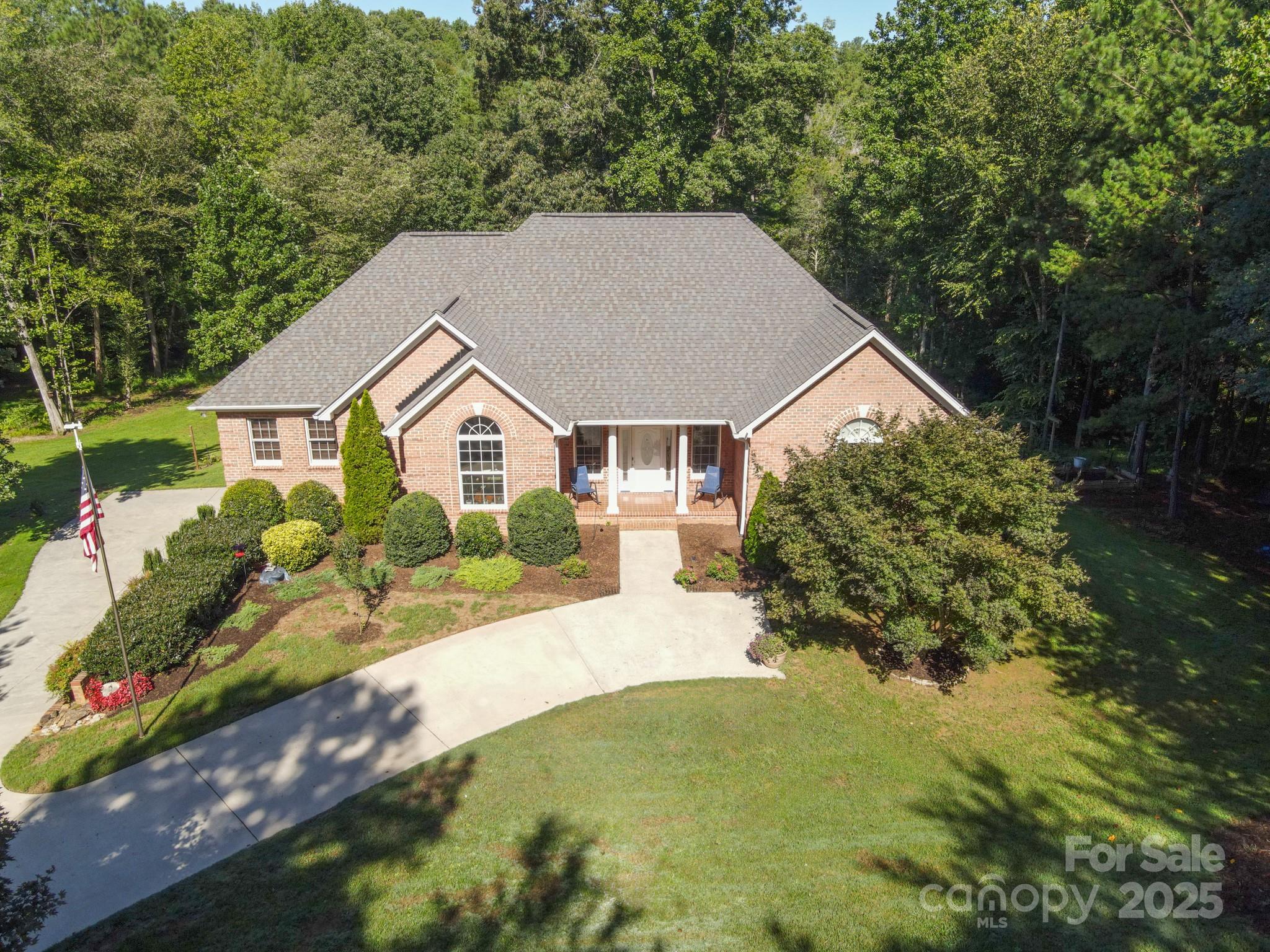 Property image 2 of 5025 Woodwinds Drive in Catawba Springs, Hickory, NC 28601