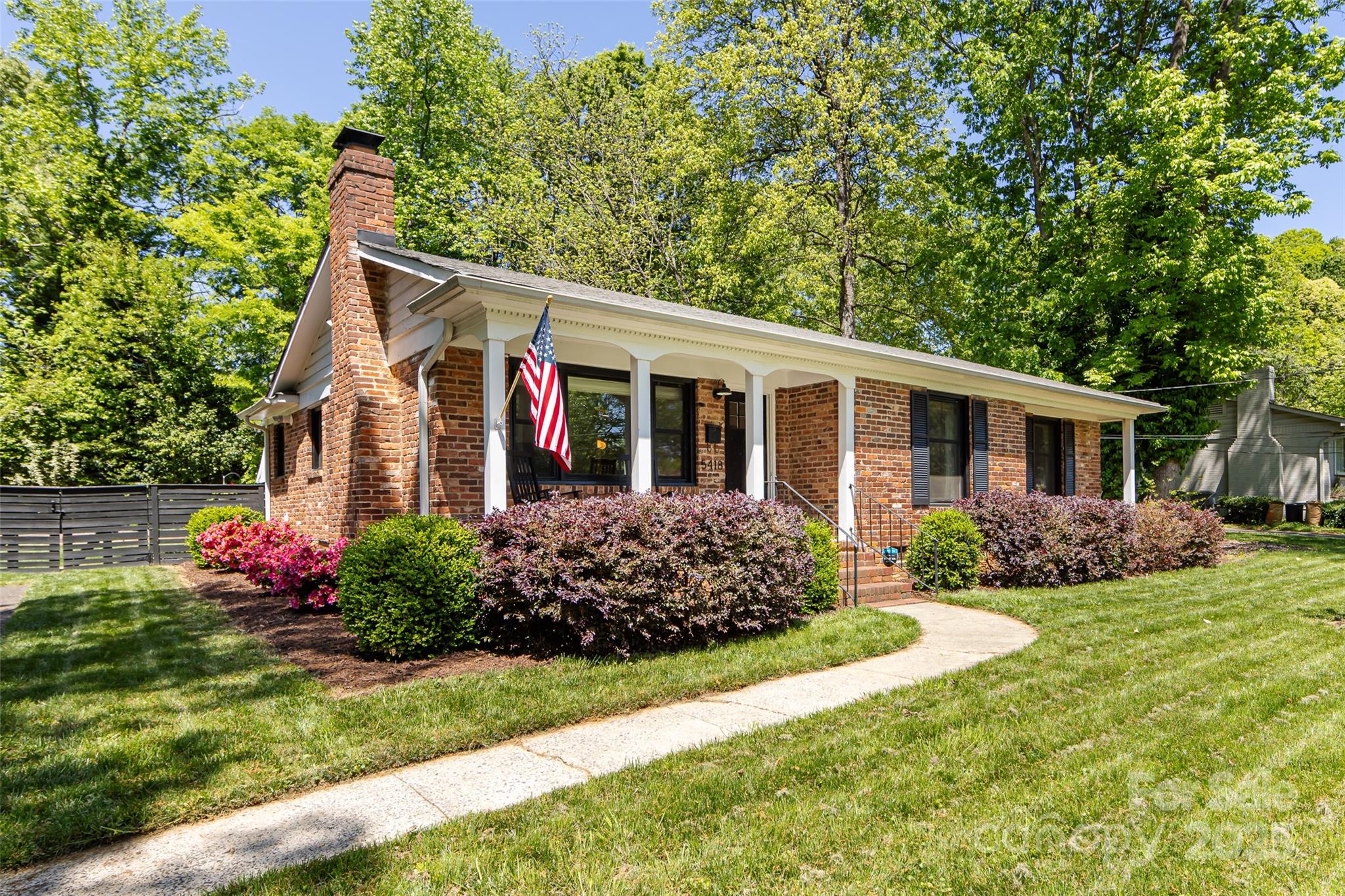 Property image 3 of 5418 Seacroft Road in Montclaire, Charlotte, NC 28210