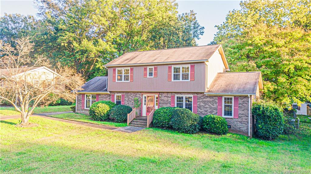 Property image 2 of 227 Windsor Drive in Eagle Heights, Salisbury, NC 28144