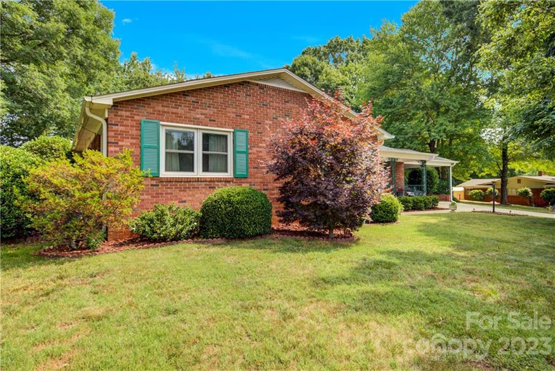 Property image 3 at 706 Hedrick Drive, Statesville, NC 28677