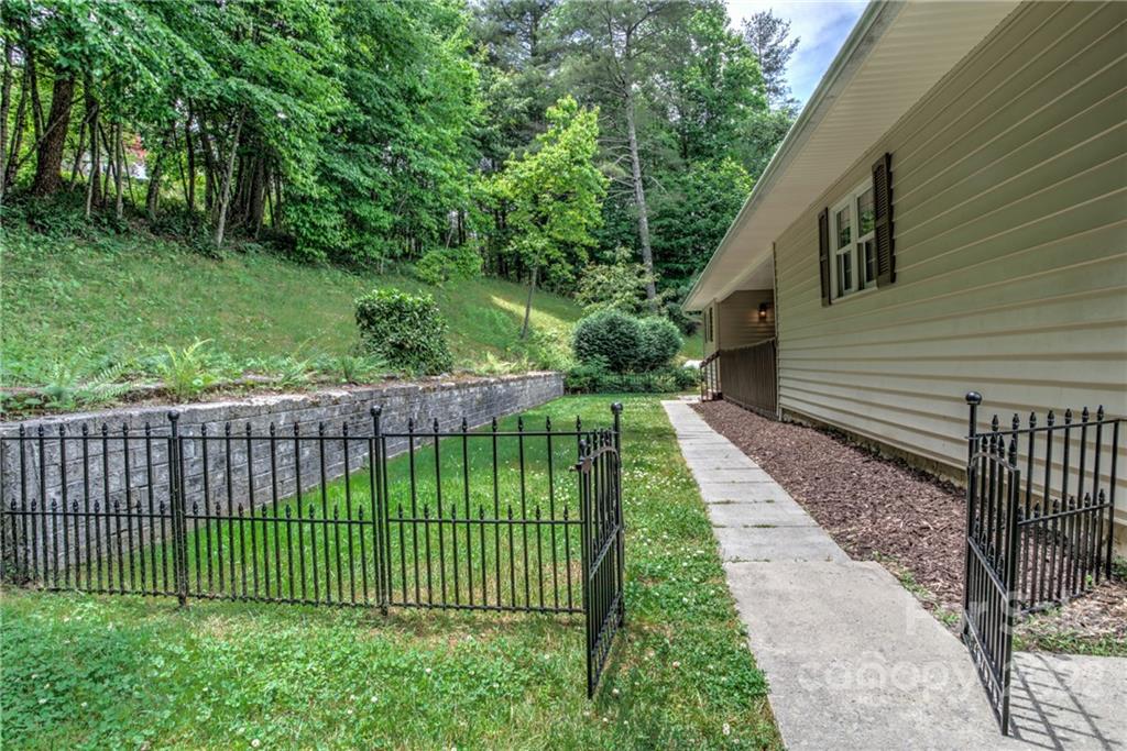 Property image 3 of 390 Morgan Drive in Little River Ranch, Penrose, NC 28766