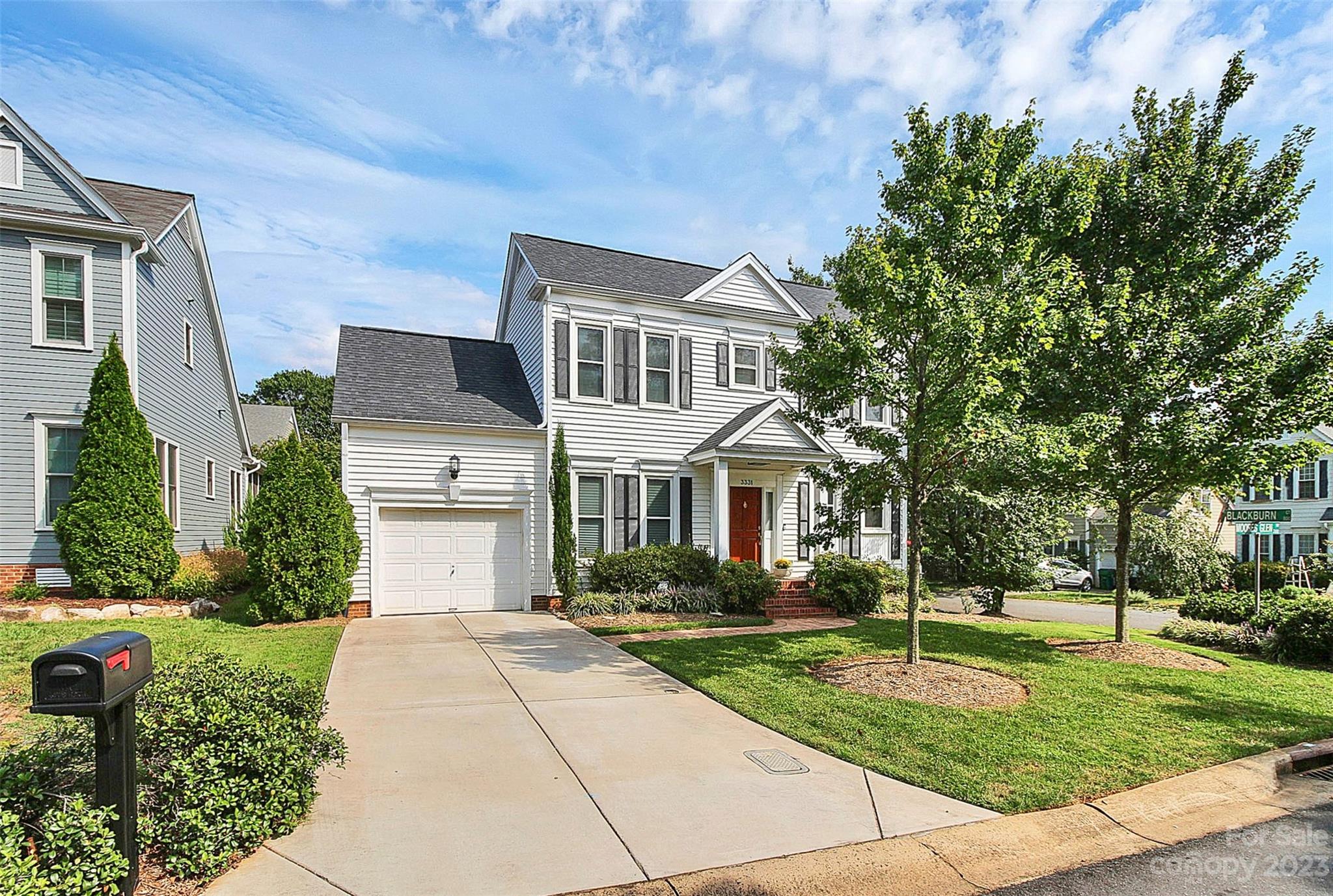 Property image 3 of 3331 Moores Glen Drive in Selwyn Farms, Charlotte, NC 28209