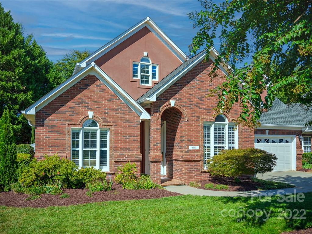 Property image 3 of 1527 Elkhart Circle in Hoffman Place, Gastonia, NC 28054