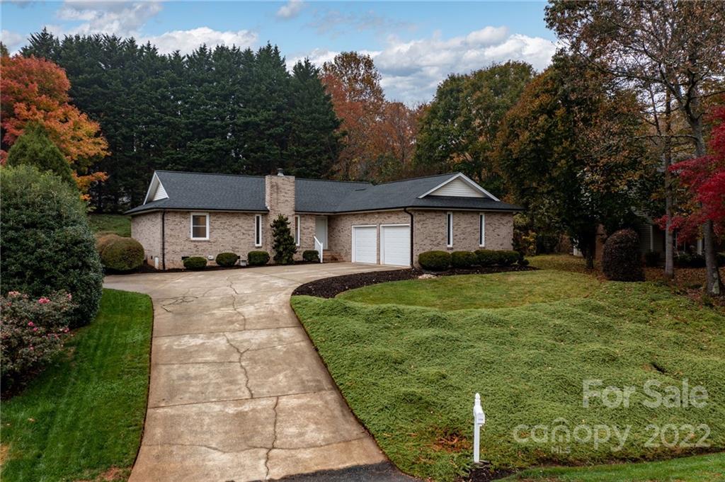 Property image 2 of 1734 Se 7th Street Lane in Providence Forest, Hickory, NC 28602