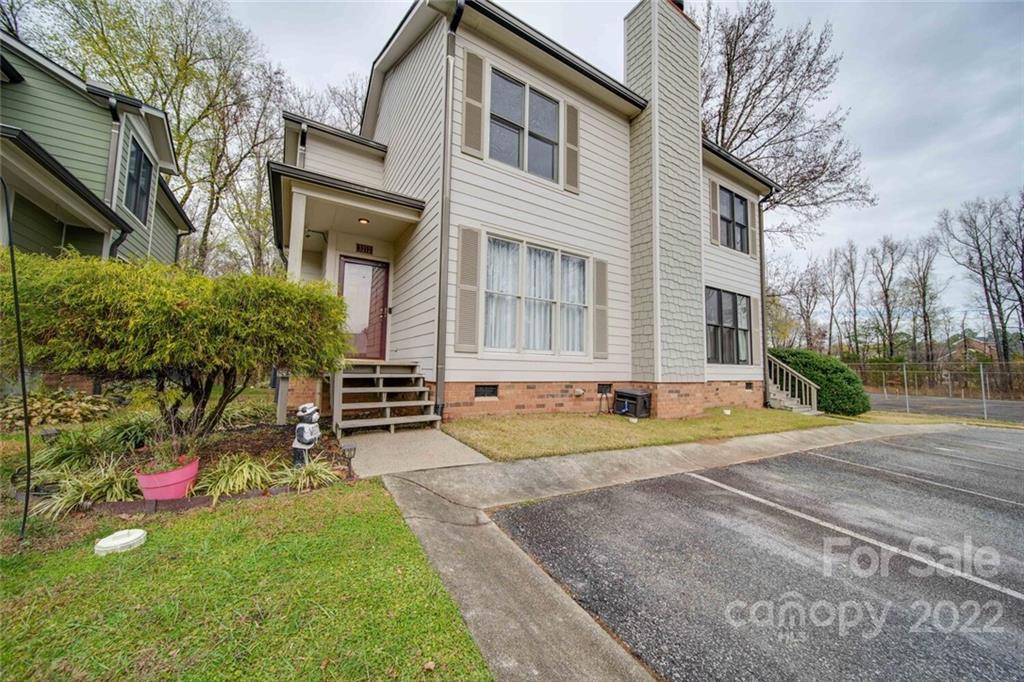Property image 2 of 3212 Carlyle Drive in Ridgeview, Concord, NC 28027