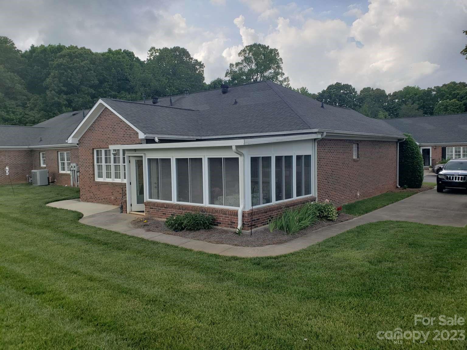 Property image 4 of 569 Royalty Court in Windsor Woods, Gastonia, NC 28054