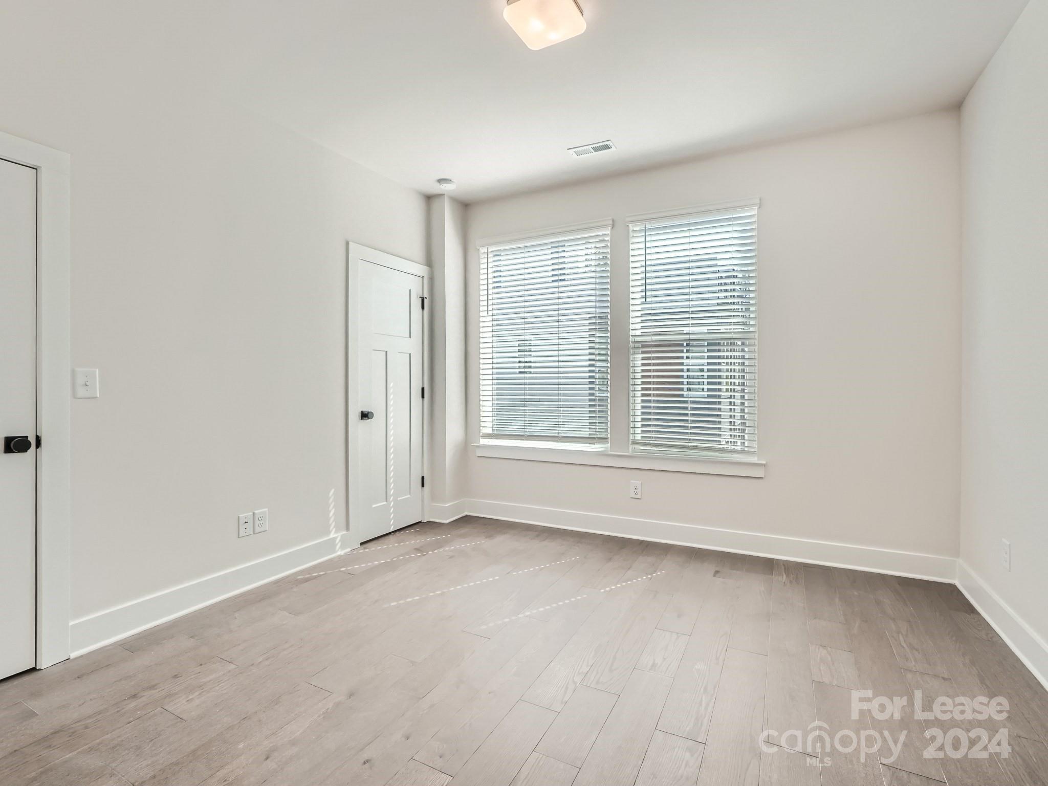 Property image 5 of 6012 Irwins Branch Drive in LOSO Terraces, Charlotte, NC 28217