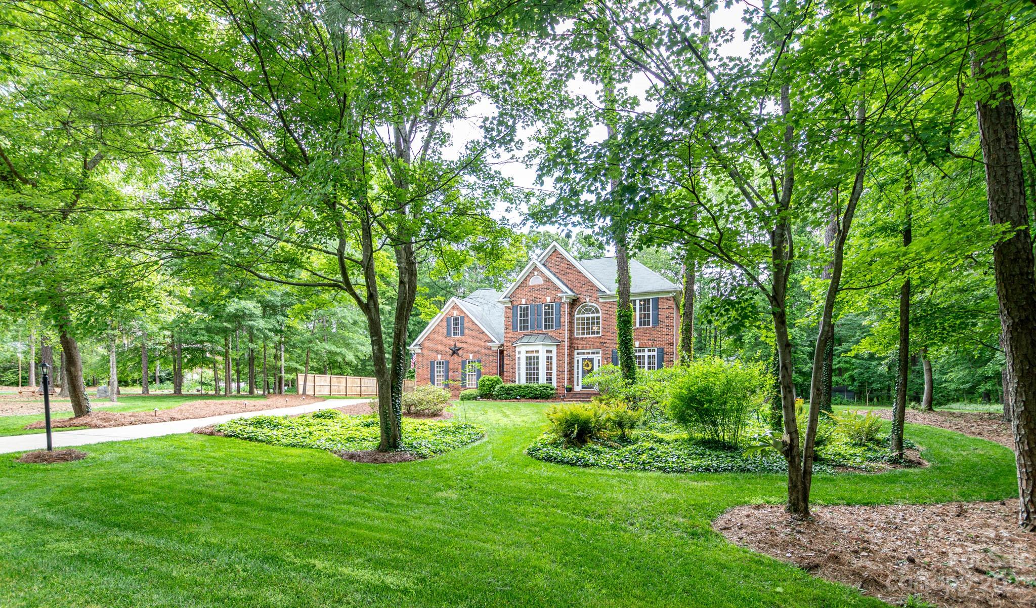Property image 2 of 6318 Antioch Court in Weddington Oaks, Matthews, NC 28104