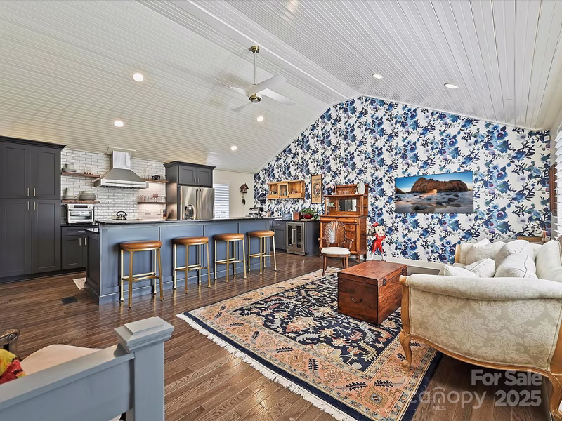 Property image 3 at 4021 Waterford Drive, Charlotte, NC 28226