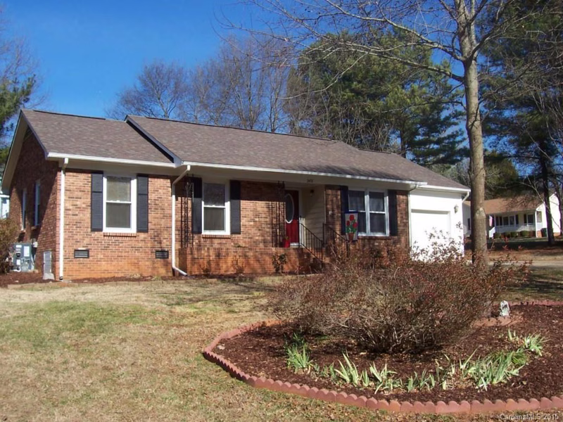 2418 Live Oak Court