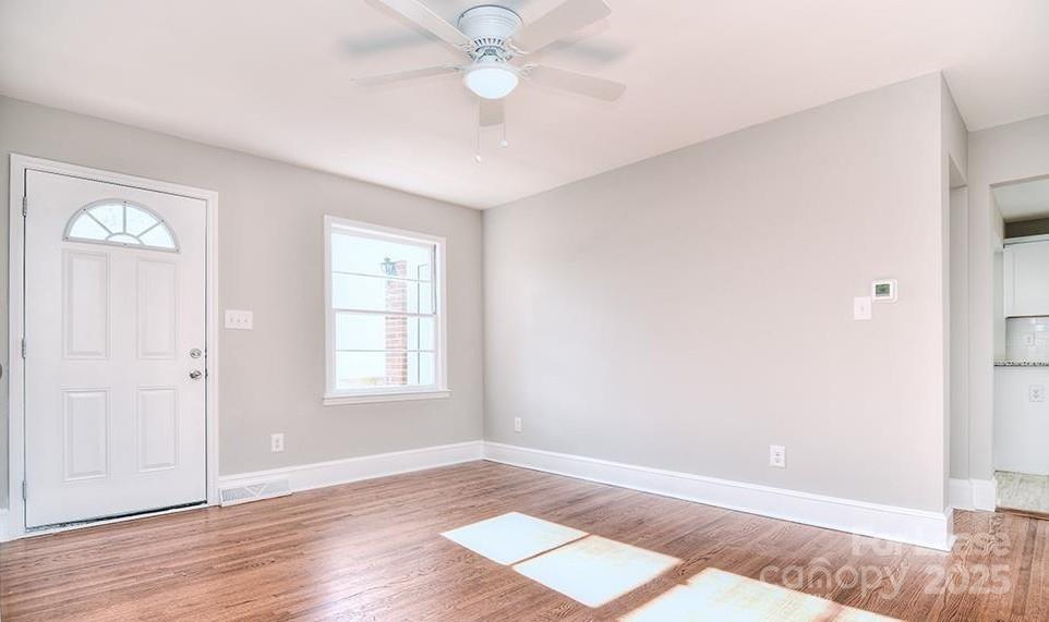 Property image 2 of 1437 Springwood Lane in Starmount, Charlotte, NC 28210