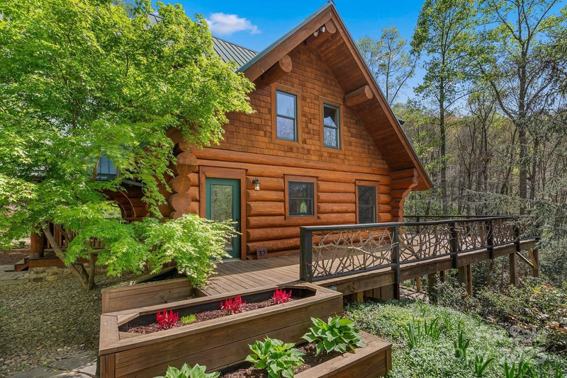 Indian Falls Estates, Asheville Community