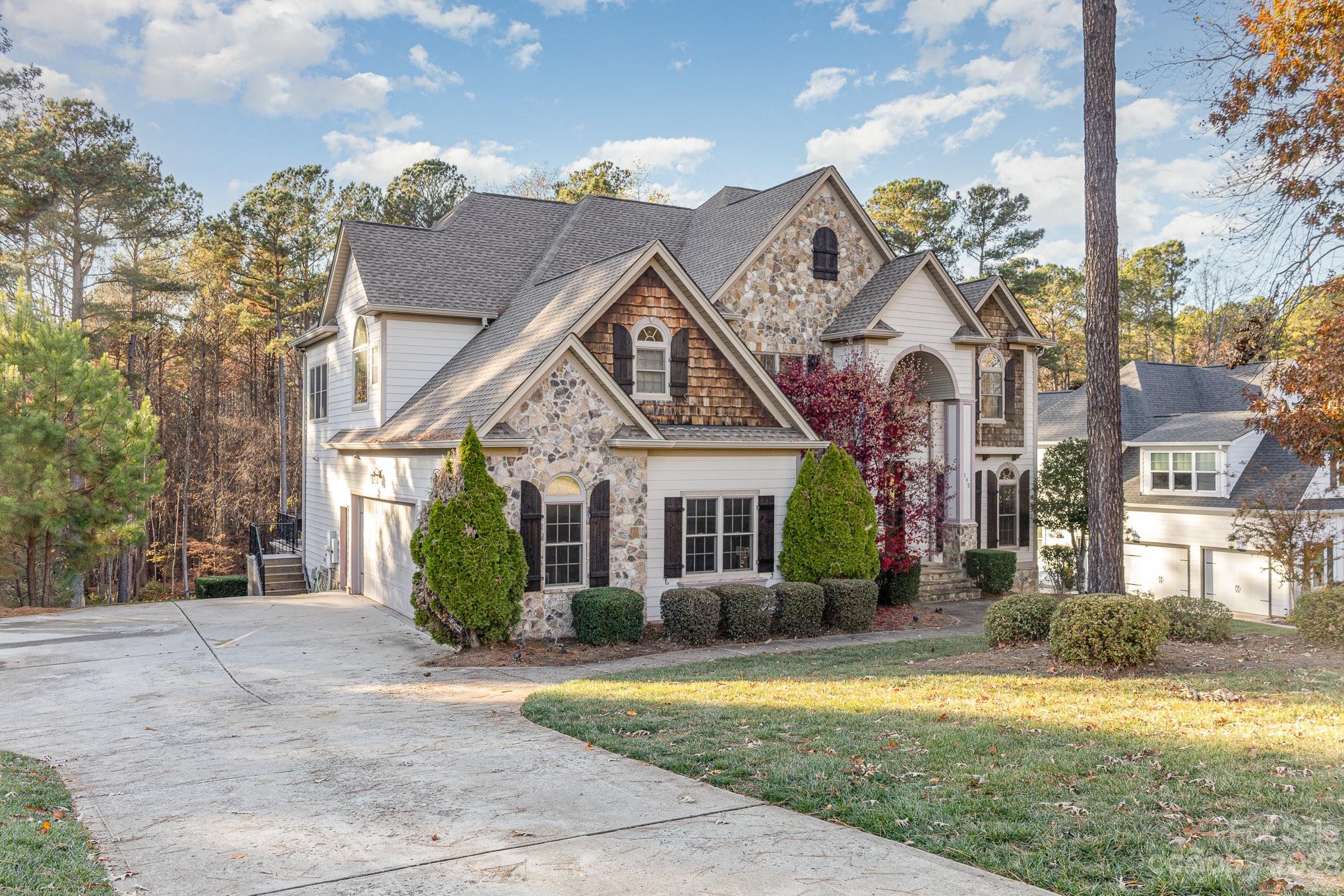 Property image 2 of 142 Blue Ridge Trail in Woodleaf, Mooresville, NC 28117